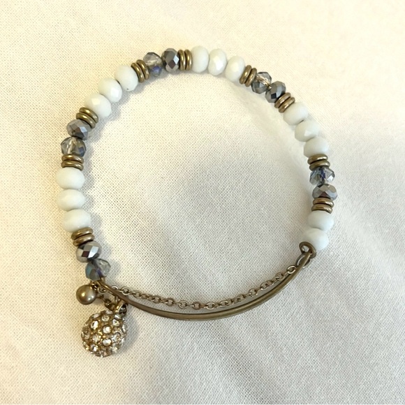 Beaded bangle with pave charm - Picture 7 of 8